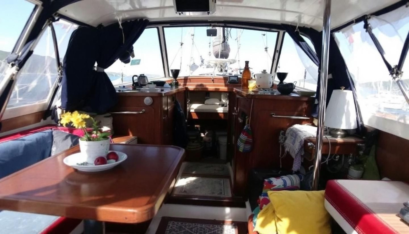 Exploring The Benefits Of Choosing A Cabin Charter